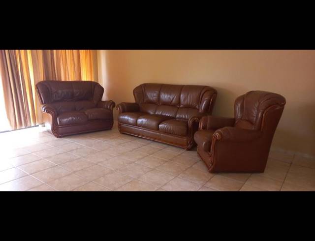 2 BEDROOM TOWNHOUSE FOR SALE IN THE ORCHARDS